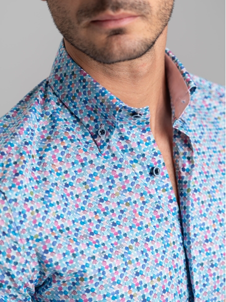 Camicia uomo a pois effetto acquerello con collo button down