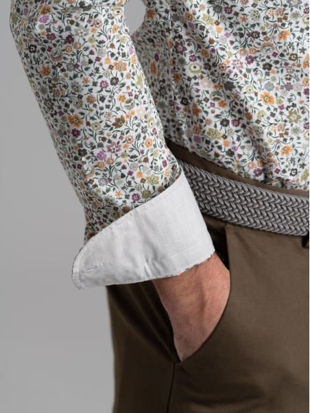 Camicia uomo floreale verde con collo semi francese