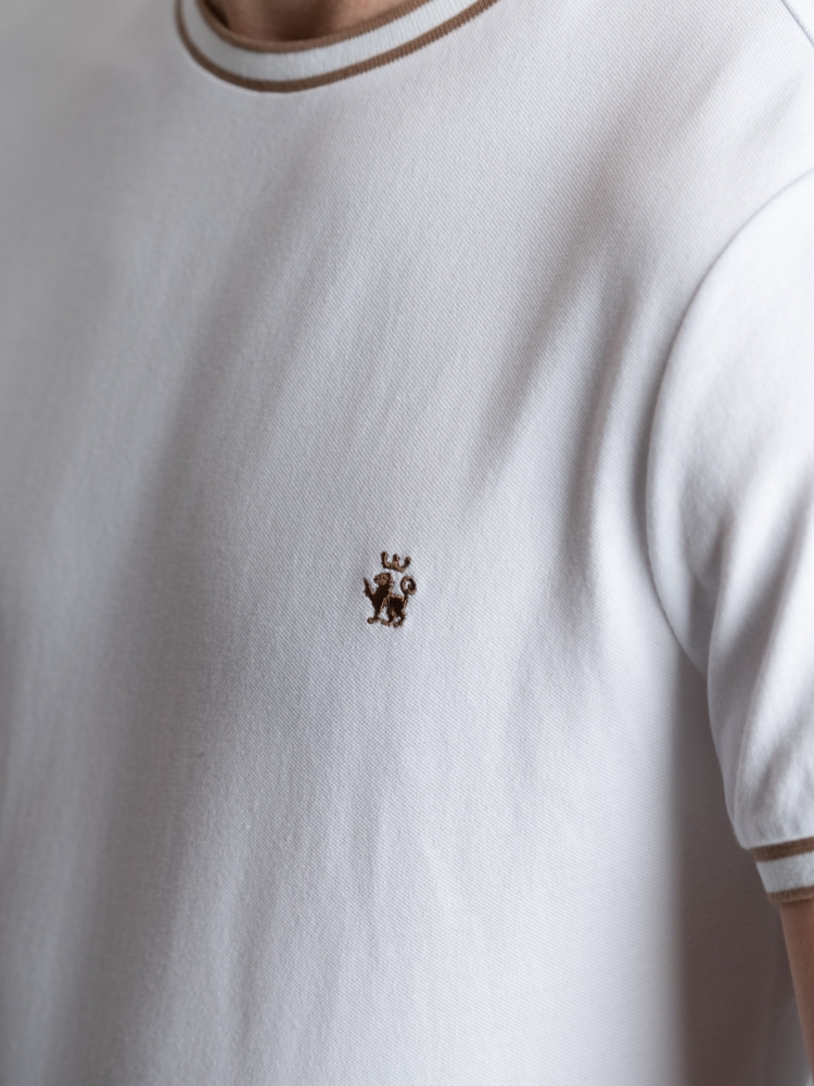 Camiseta de hombre de algodón elástico con detalles en contraste