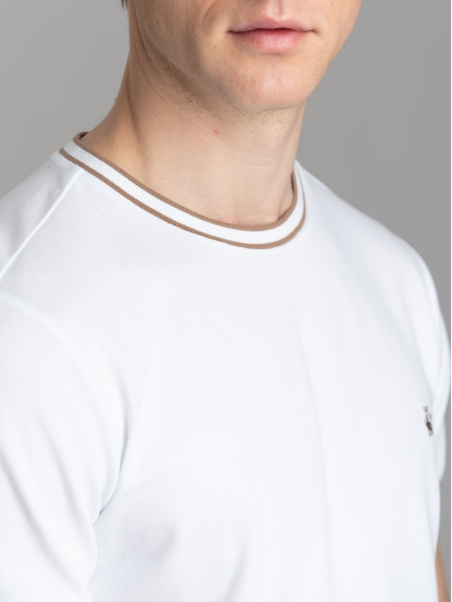 Camiseta de hombre de algodón elástico con detalles en contraste