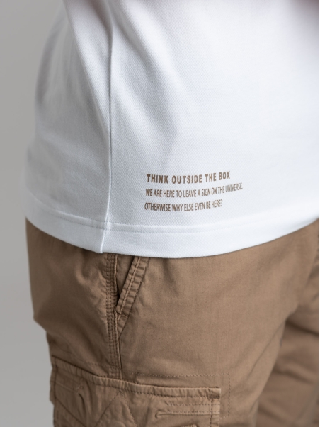 Camiseta de hombre de algodón elástico con detalles en contraste