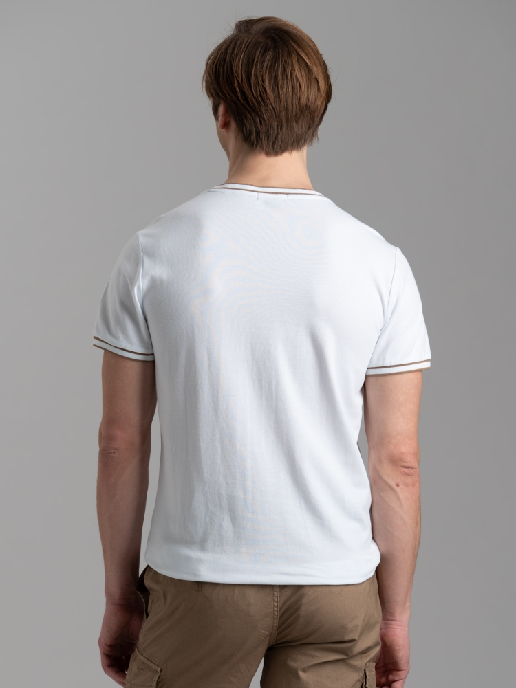 Camiseta de hombre de algodón elástico con detalles en contraste