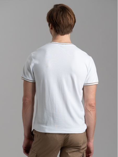 Camiseta de hombre de algodón elástico con detalles en contraste