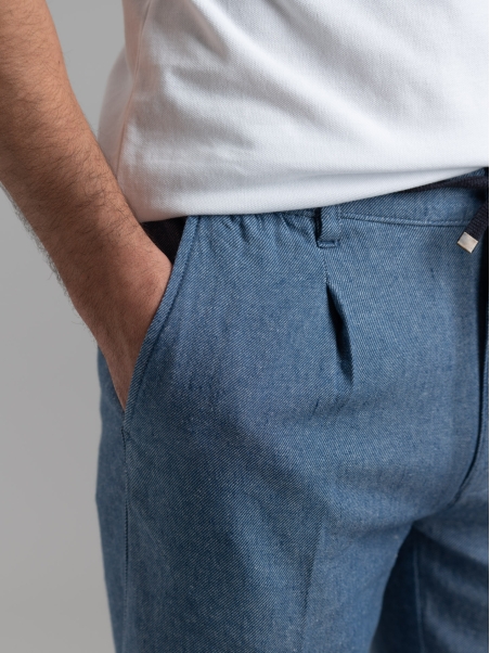 Bermuda uomo in misto lino tinto filo con coulisse e pinces