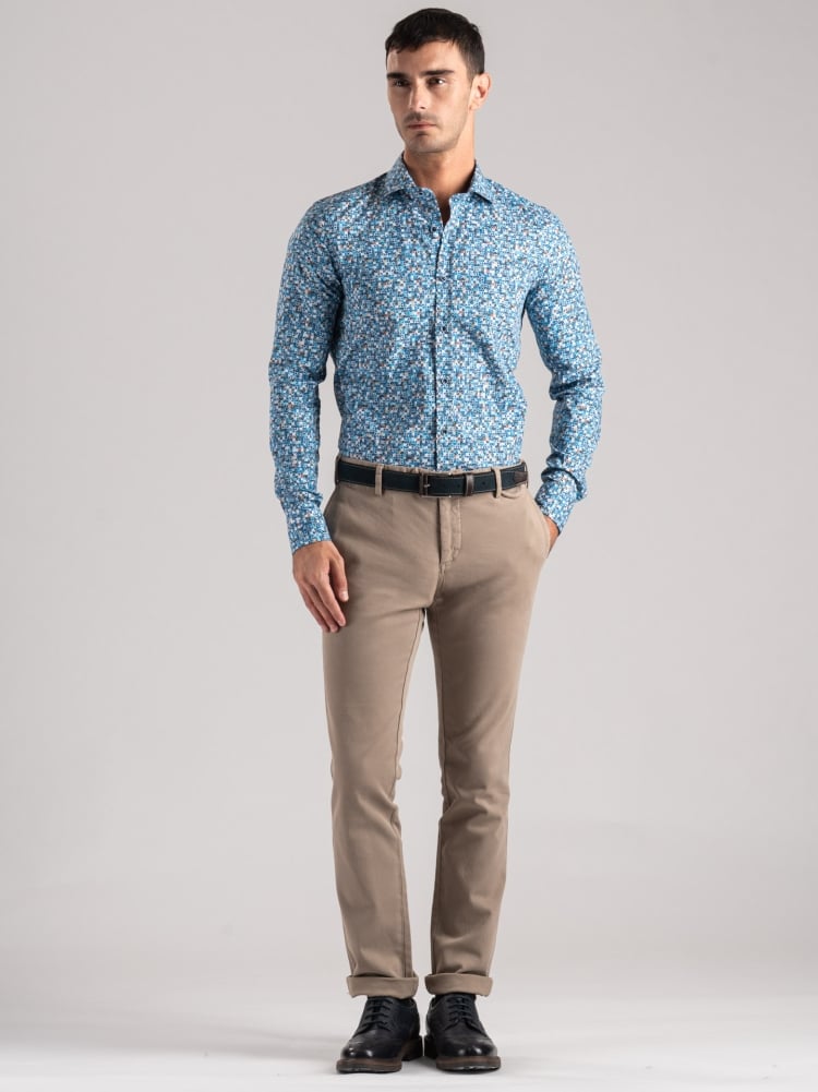 Camisa de hombre con estampado geométrico multicolor