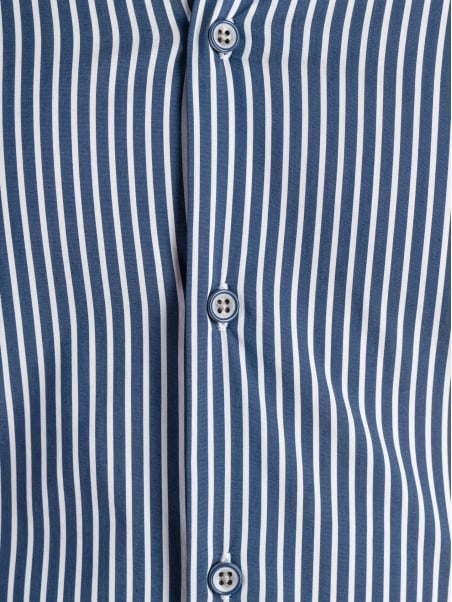 Camisa de hombre a rayas azules con detalles grises