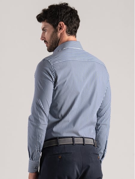 Camisa de hombre a rayas azules con detalles grises