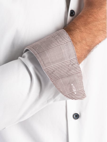 Camisa azul de espiga para hombre con cuello semidesplegado