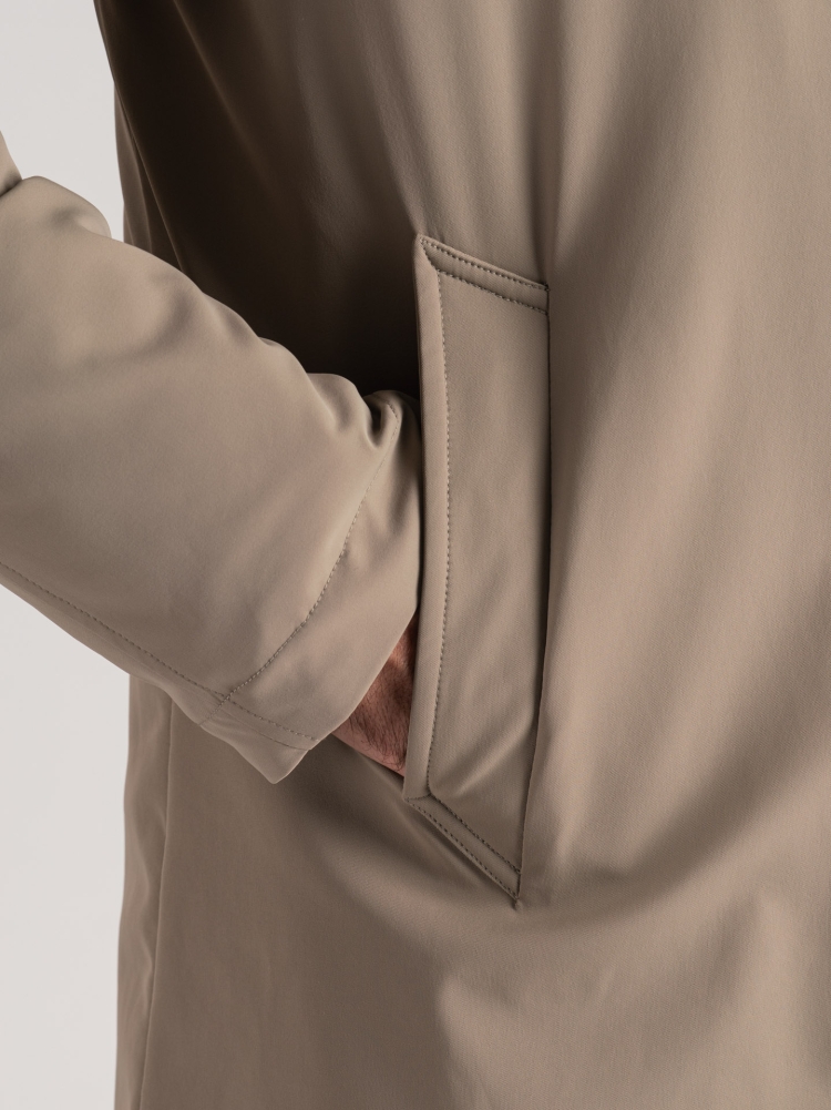 Spolverino uomo in twill tecnico con abbottonatura coperta Invidia 1973