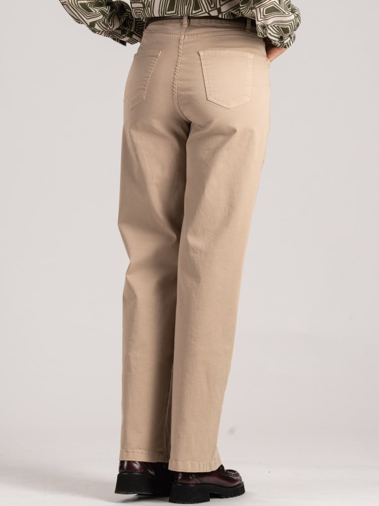Pantalones anchos de mujer teñidos en prenda