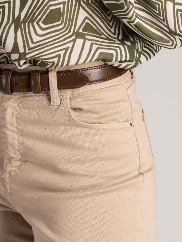 Pantalones anchos de mujer teñidos en prenda