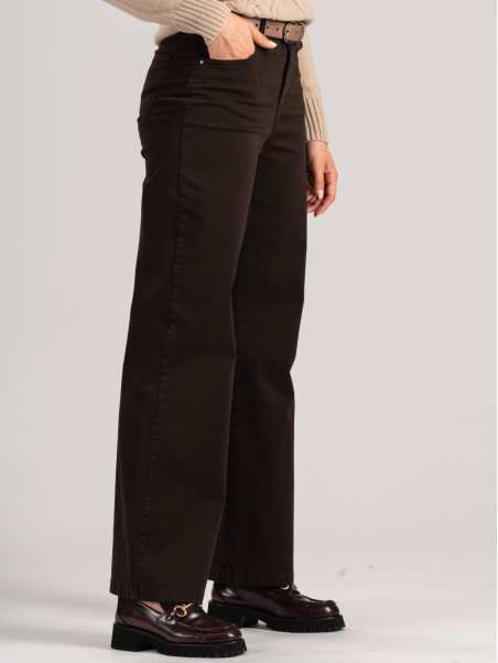 Pantalones anchos de mujer teñidos en prenda