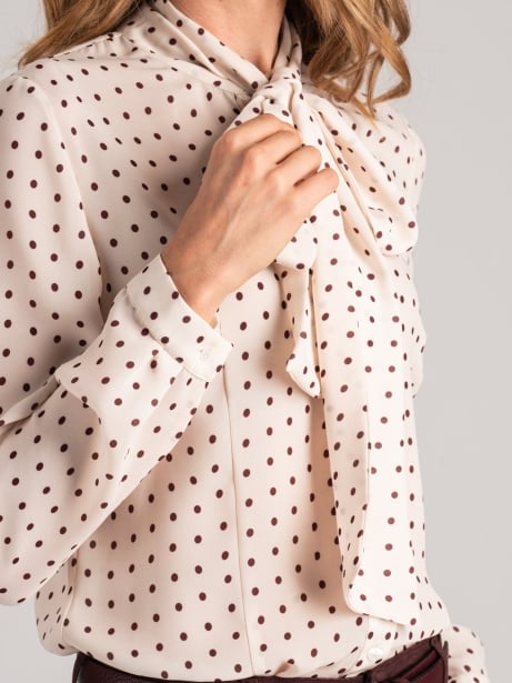 Camisa de mujer de georgette a lunares con lazo 2