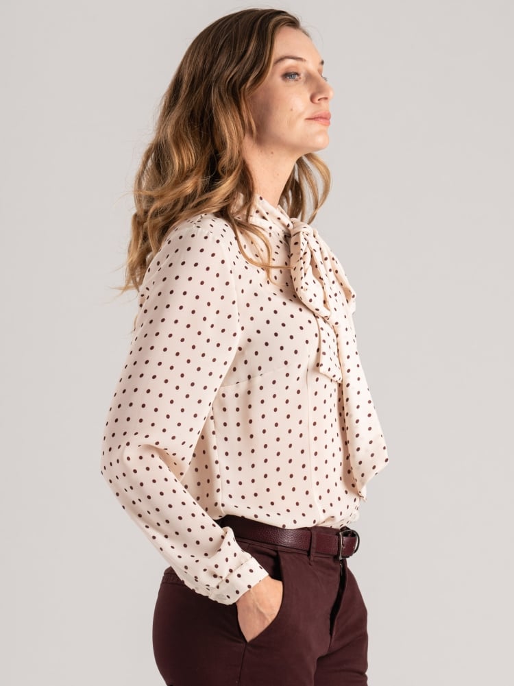 Camisa de mujer de georgette a lunares con lazo