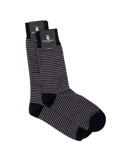 Calcetines de rayas pares...