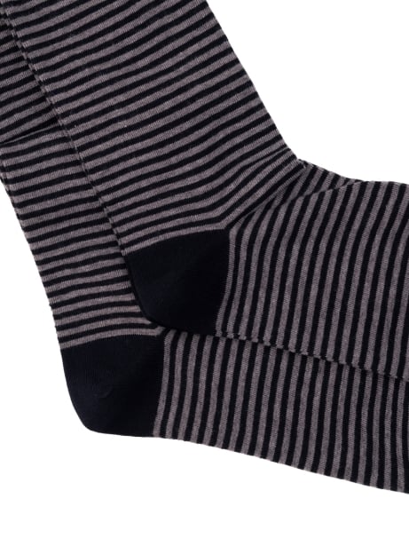 Calcetines de rayas pares... 2