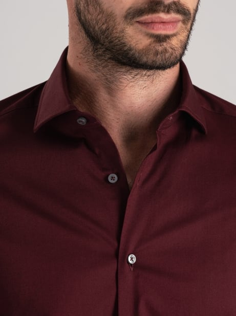 Camisa de popelina stretch burdeos para hombre 2