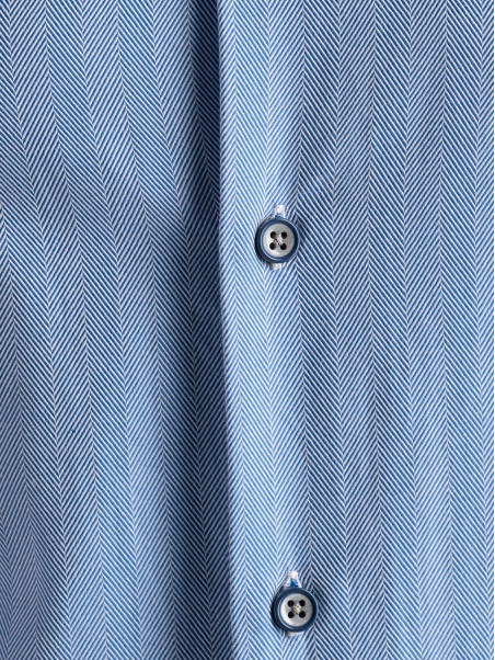 Camisa de hombre en espiga con inserciones azules