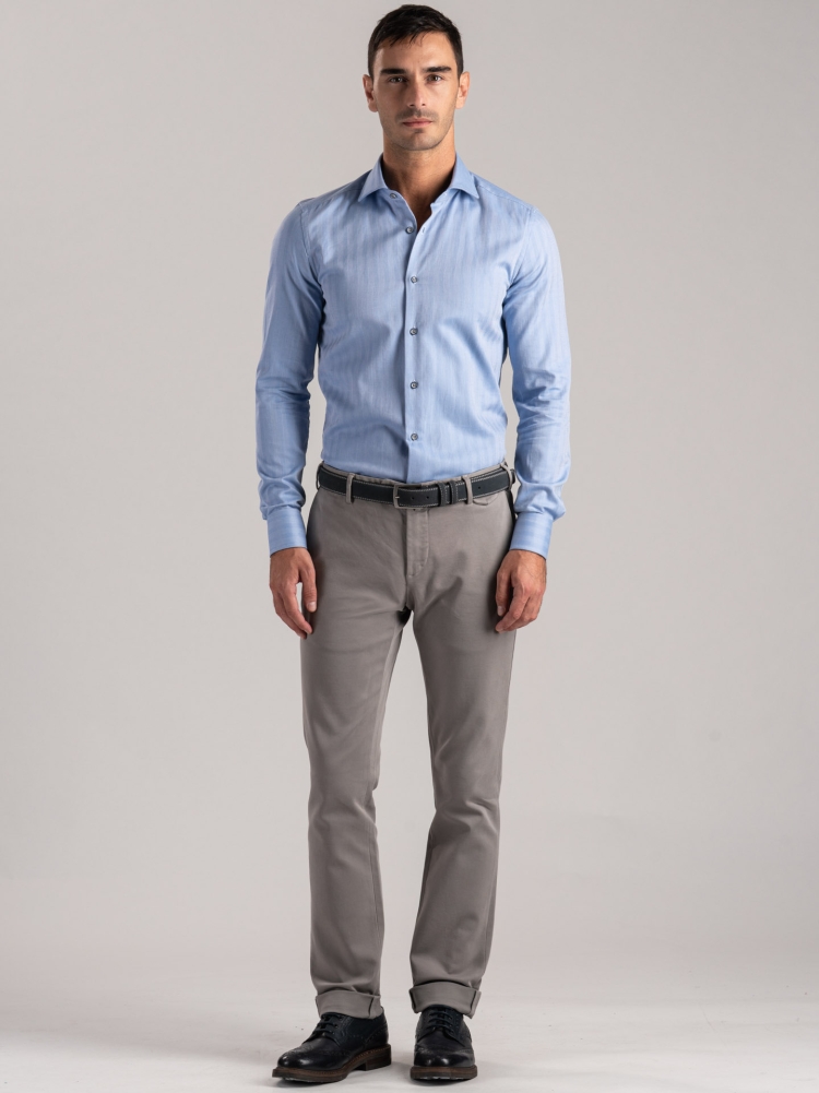 Camisa de hombre en espiga con inserciones azules
