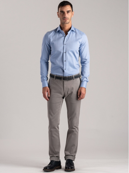 Camisa de hombre en espiga con inserciones azules