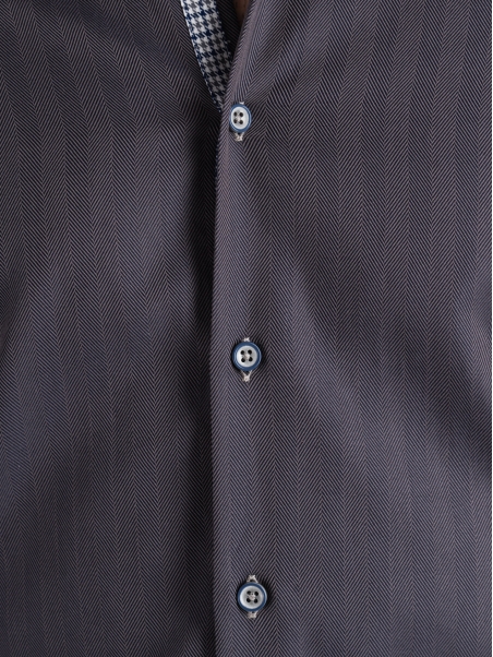 Camisa de hombre en espiga gris cuello abotonado