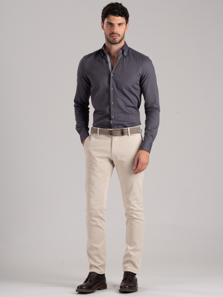Camisa de hombre en espiga gris cuello abotonado