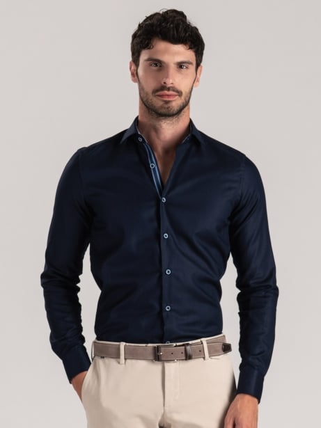 Camisa de hombre en espiga azul cuello semidesplegado