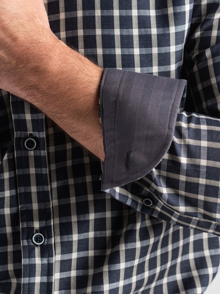 Camicia uomo a quadri con dettagli in tessuto spina pesce