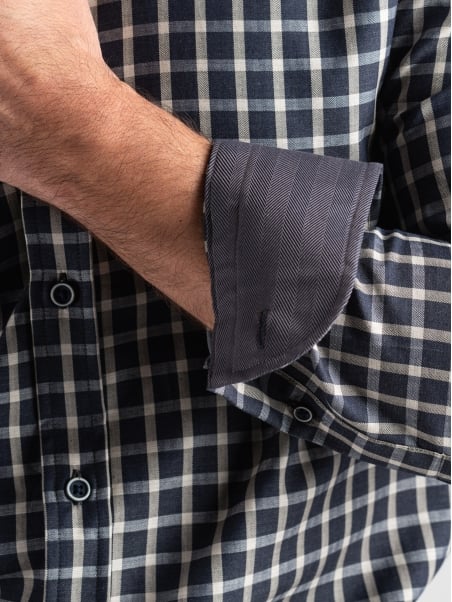 Camicia uomo a quadri con dettagli in tessuto spina pesce