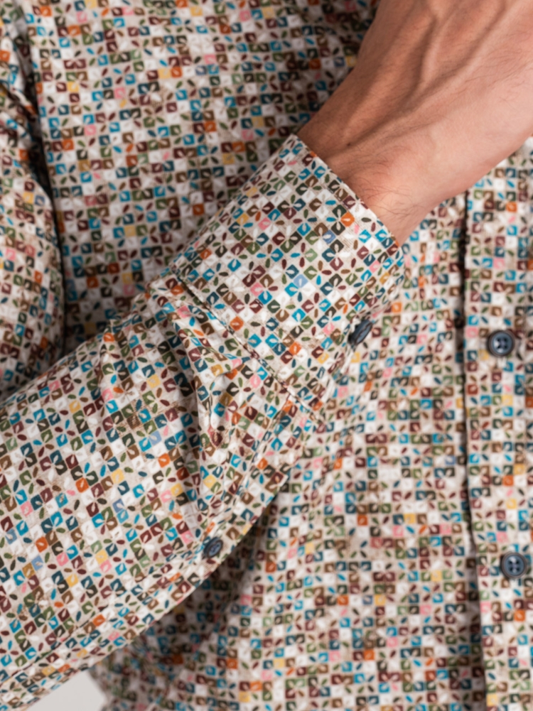 Camisa de hombre con estampado geométrico multicolor