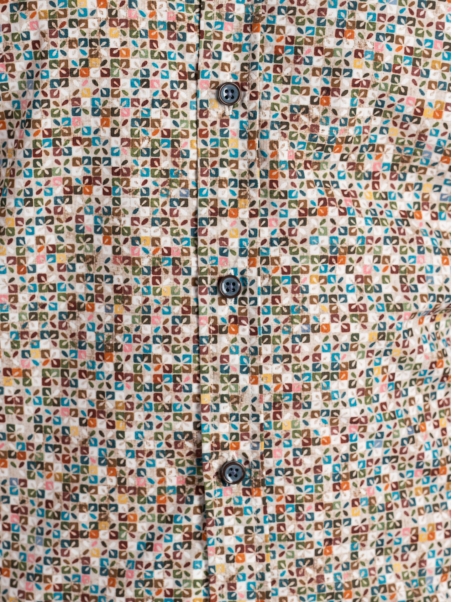 Camisa de hombre con estampado geométrico multicolor
