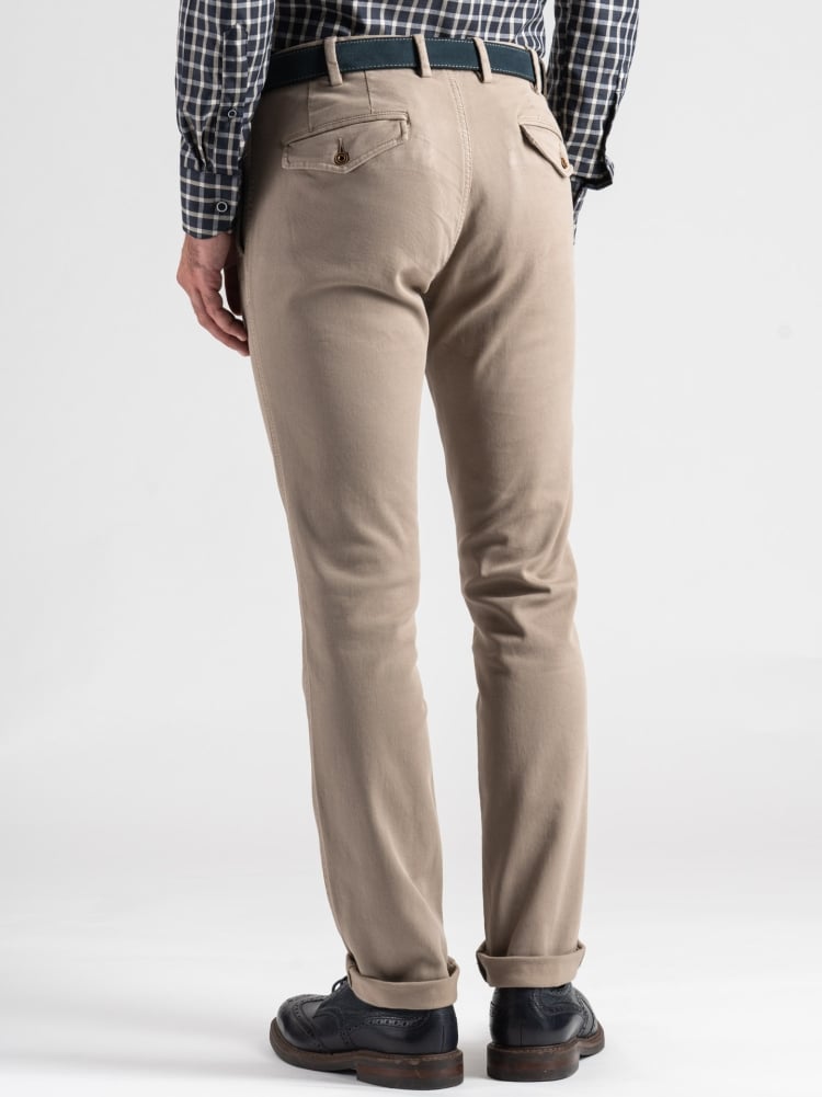 Pantalón chino de gabardina para hombre con bolsillos de ala