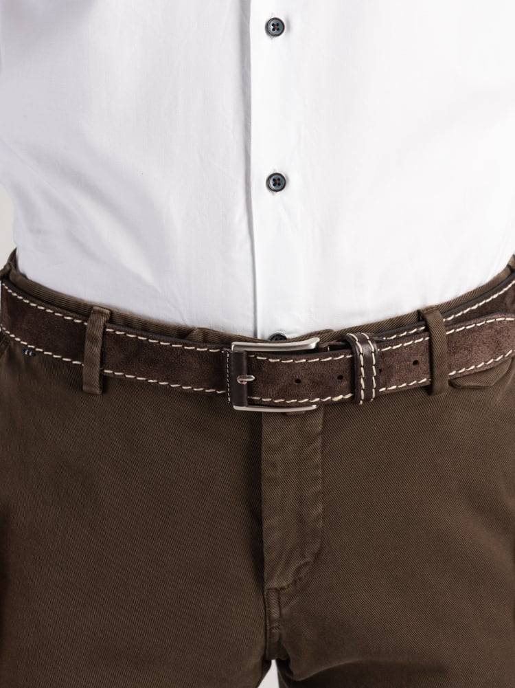 Pantalón chino de gabardina para hombre con bolsillos de ala