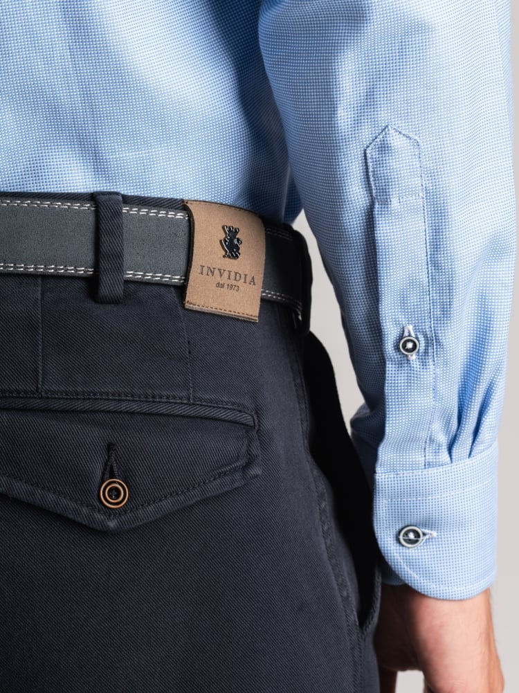 Pantalón chino de gabardina para hombre con bolsillos de ala
