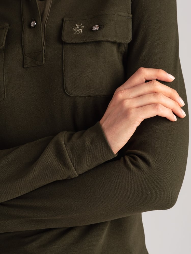 Polo de piqué de algodón para mujer con bolsillos de parche