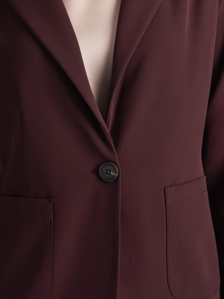 Chaqueta berenjena fluida
