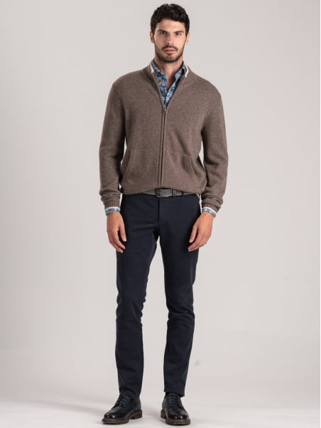 Chaqueta de hombre con cremallera entera y contrastes