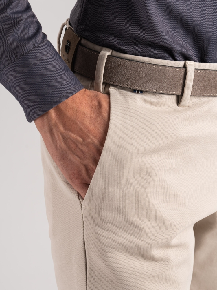 Pantalones chinos de hombre en tricotina mano caliente