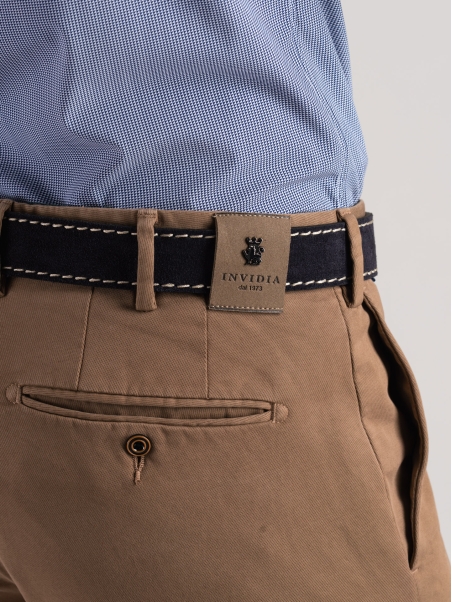 Pantalones chinos de hombre en tricotina mano caliente