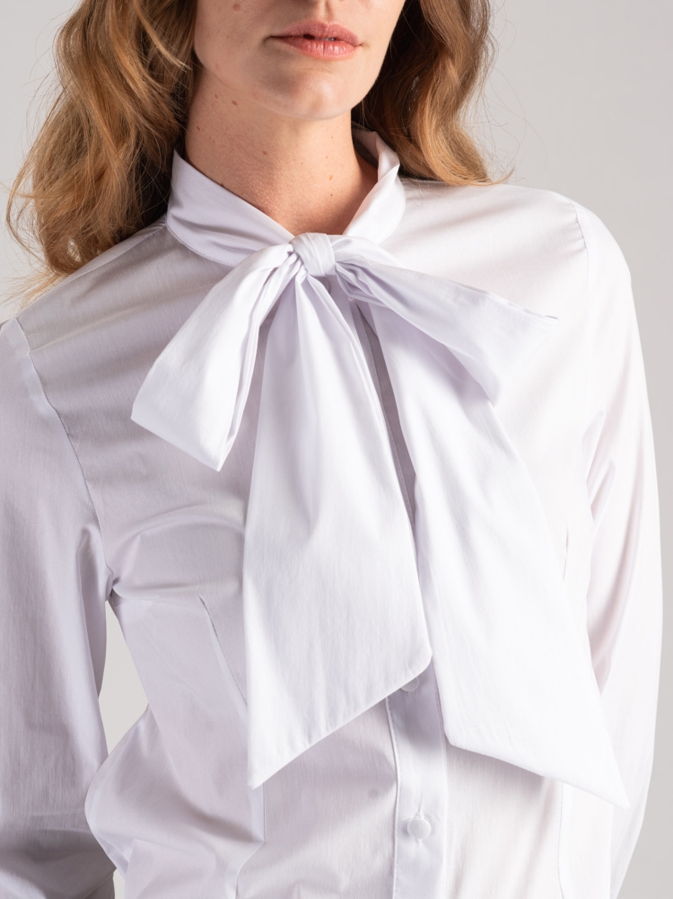 Camisa de mujer con cuello lazo y puño camisero Invidia 1973