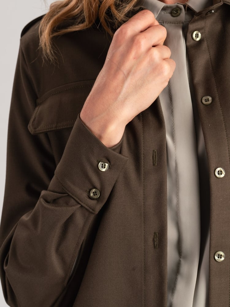 Chaqueta camisera de franela para mujer con bolsillos