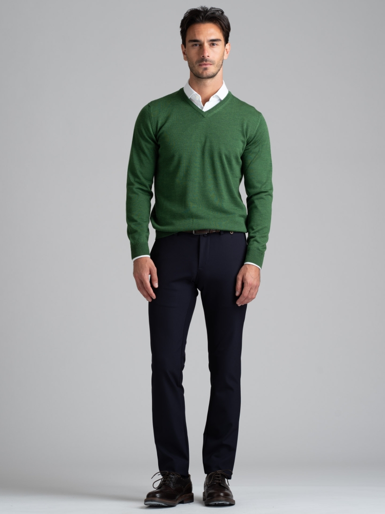 Jersey de cuello en V de lana merina para hombre | Invidia desde 1973