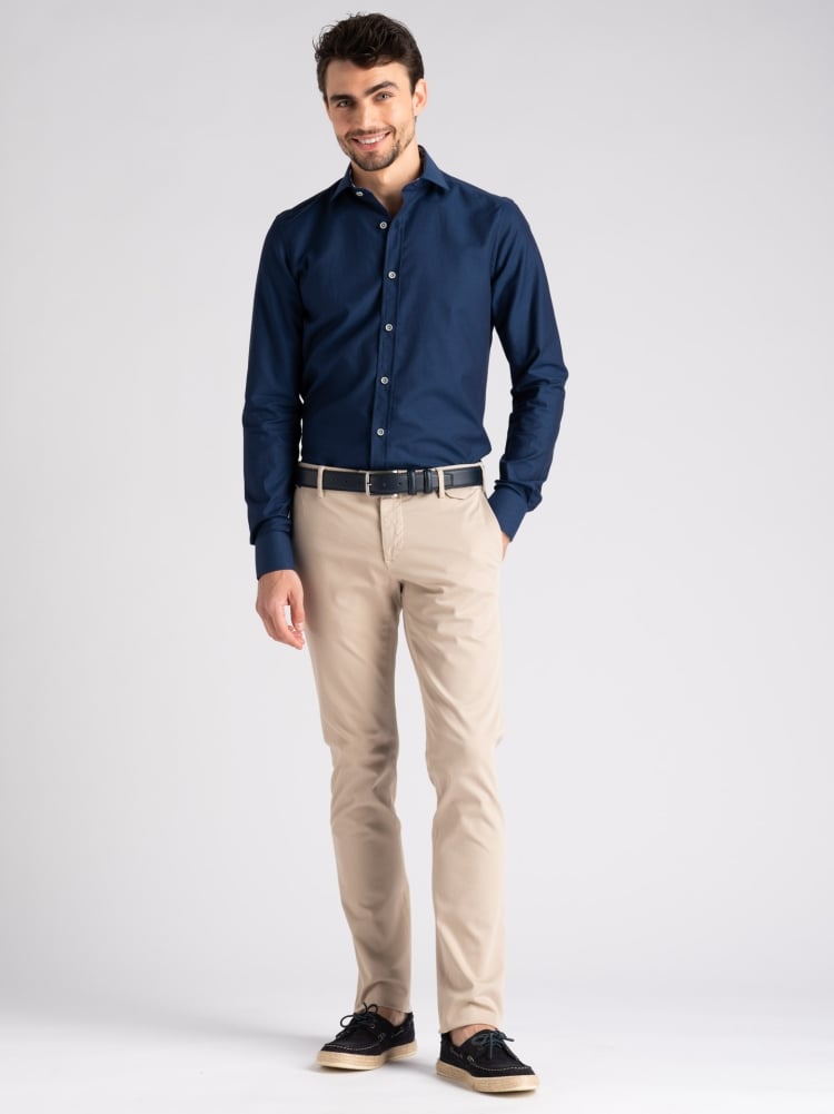 Camicia uomo blu-azzurra armaturata con collo semi francese