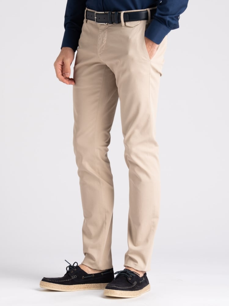 Pantalone uomo chino in tricotina tinto capo