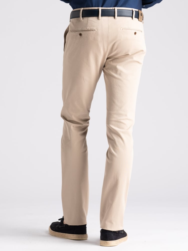 Pantalone uomo chino in tricotina tinto capo