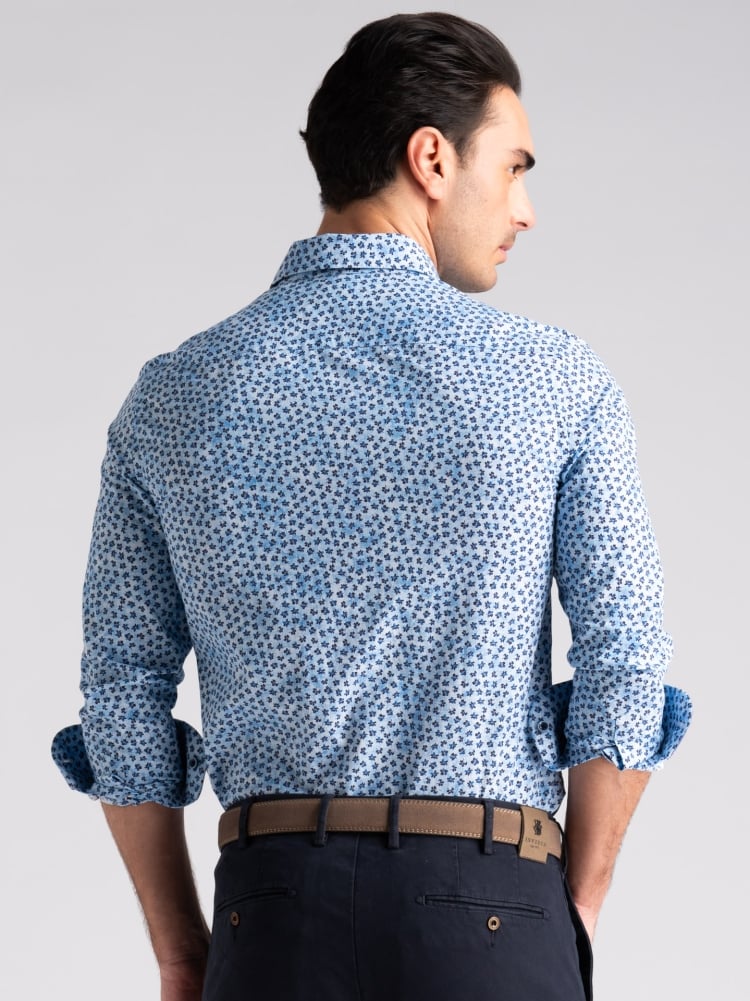 Camicia uomo in popeline con fiorellino blu semi francese