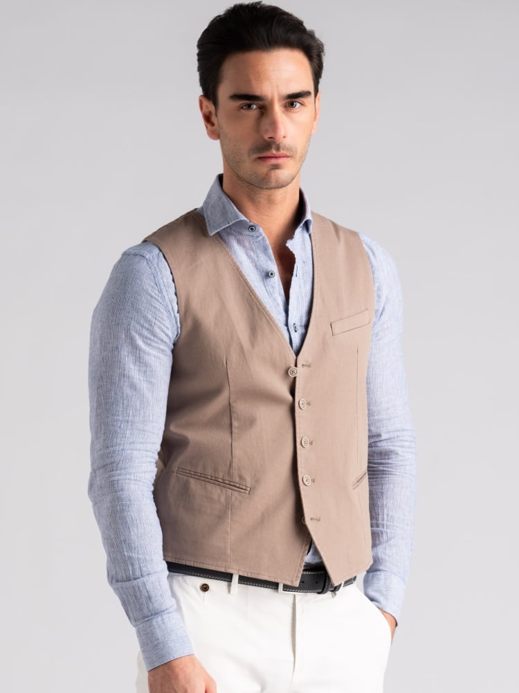 Gilet uomo in cotone stretch tinto capo sabbia