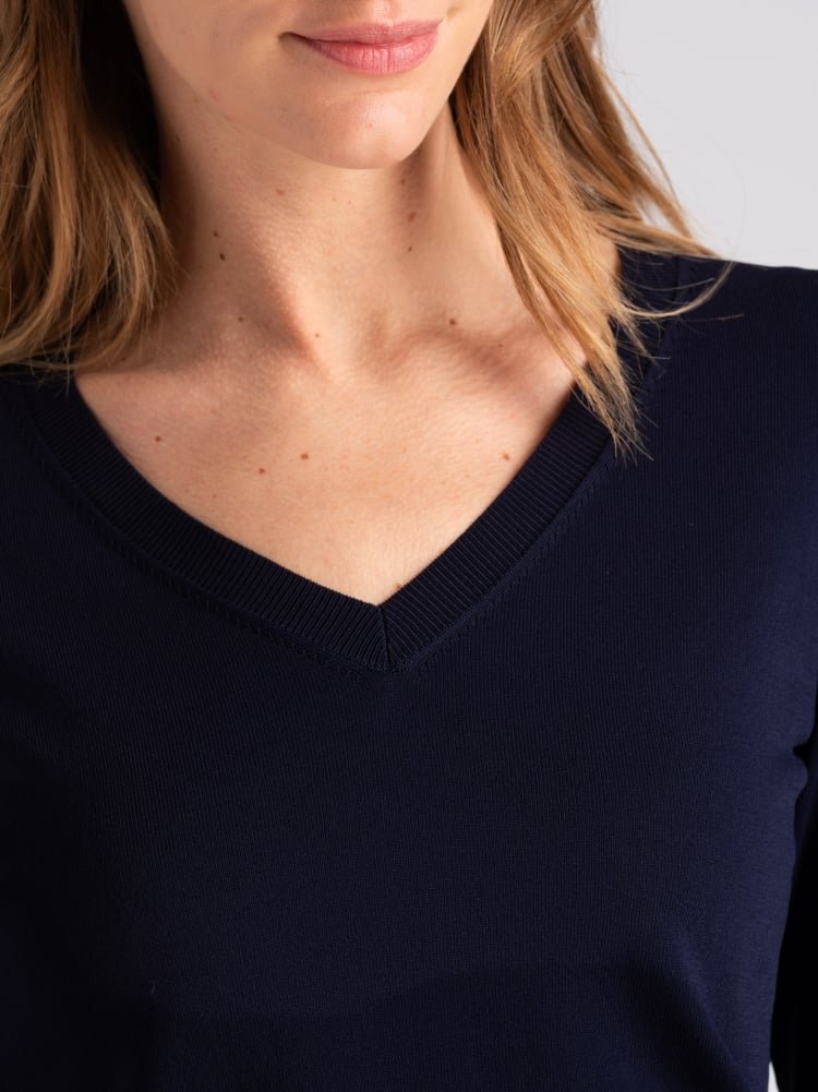 Maglia donna basic in viscosa con scollo a V