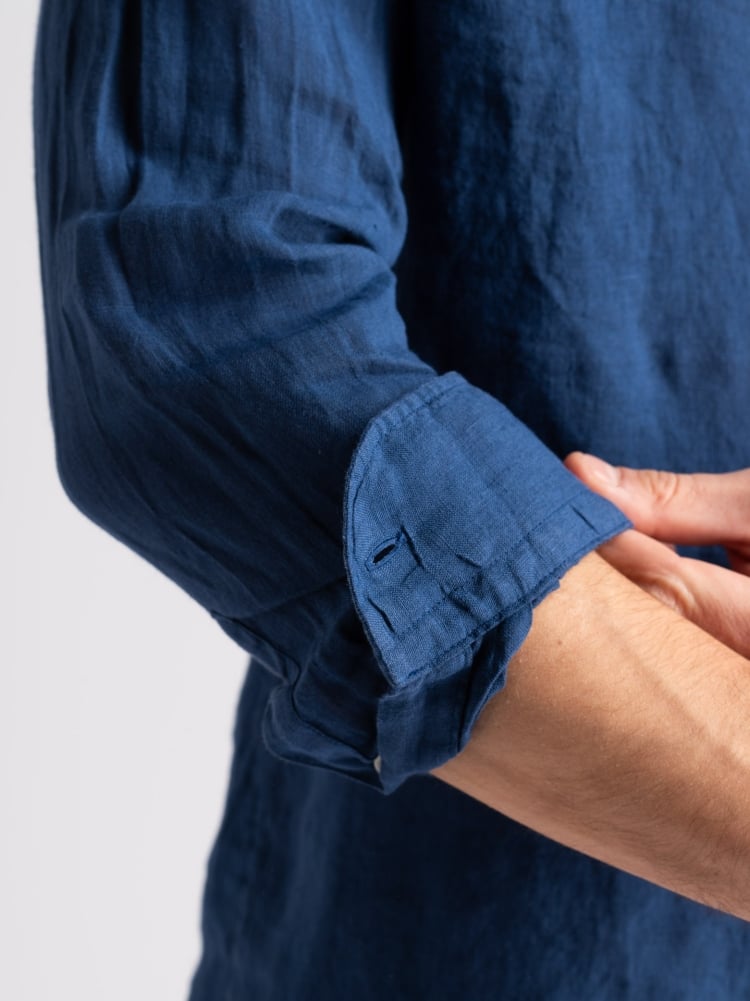Camicia uomo navy in lino con collo coreano e tasca Invidia 1973