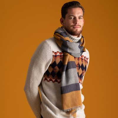 Pashmina uomo: il regalo di Natale caldo e chic!